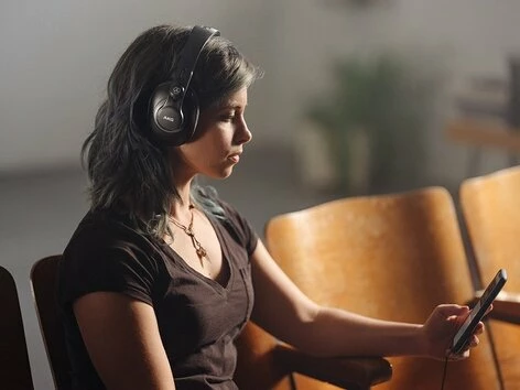 AKG K371 Over-ear, Closed-back Foldable Headphones With Swivel Earcups And Titanium Coated Drivers 5 AKG K371 Over-ear, Closed-back Foldable Headphones With Swivel Earcups And Titanium Coated Drivers - Image 3